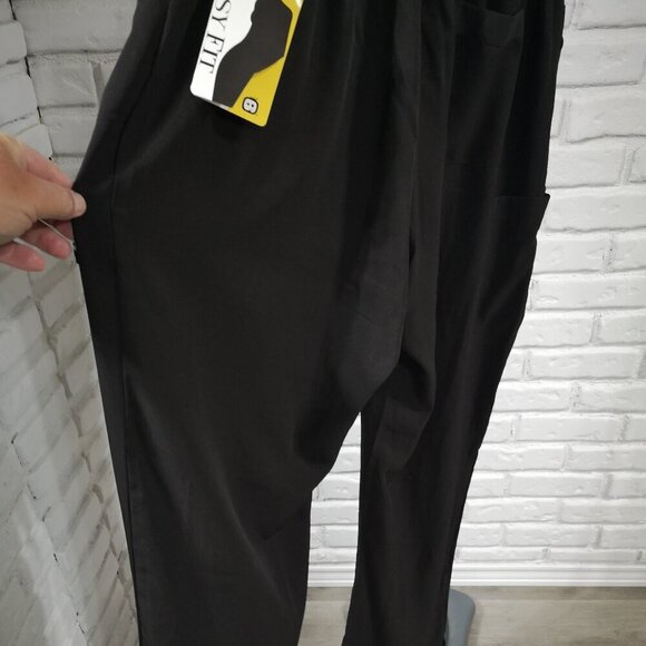 NWT Ladies Easy Fit Wonder Wink Size XL Black Straight Fit Lightweight Pants - Picture 2 of 14